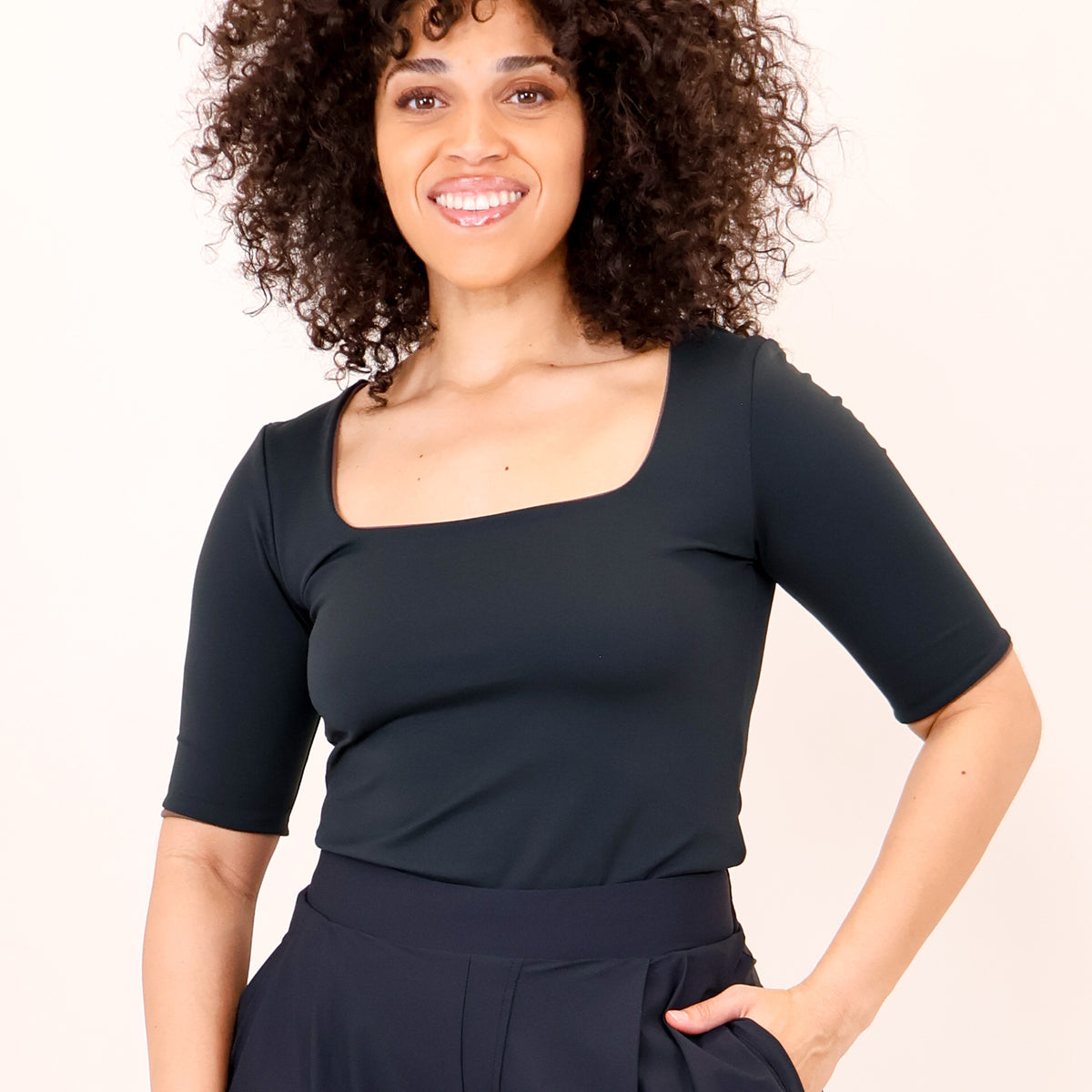 4-Way Square Neck Tee in Manhattan Black & Nairobi Green | Wear & Roam
