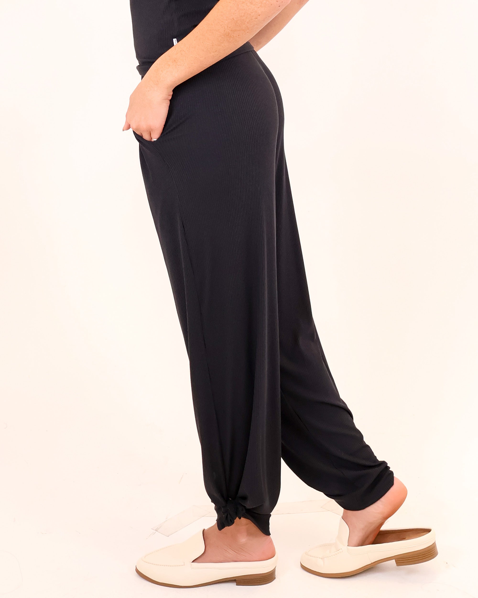 Rib Trouser in Manhattan Black | Wear & Roam