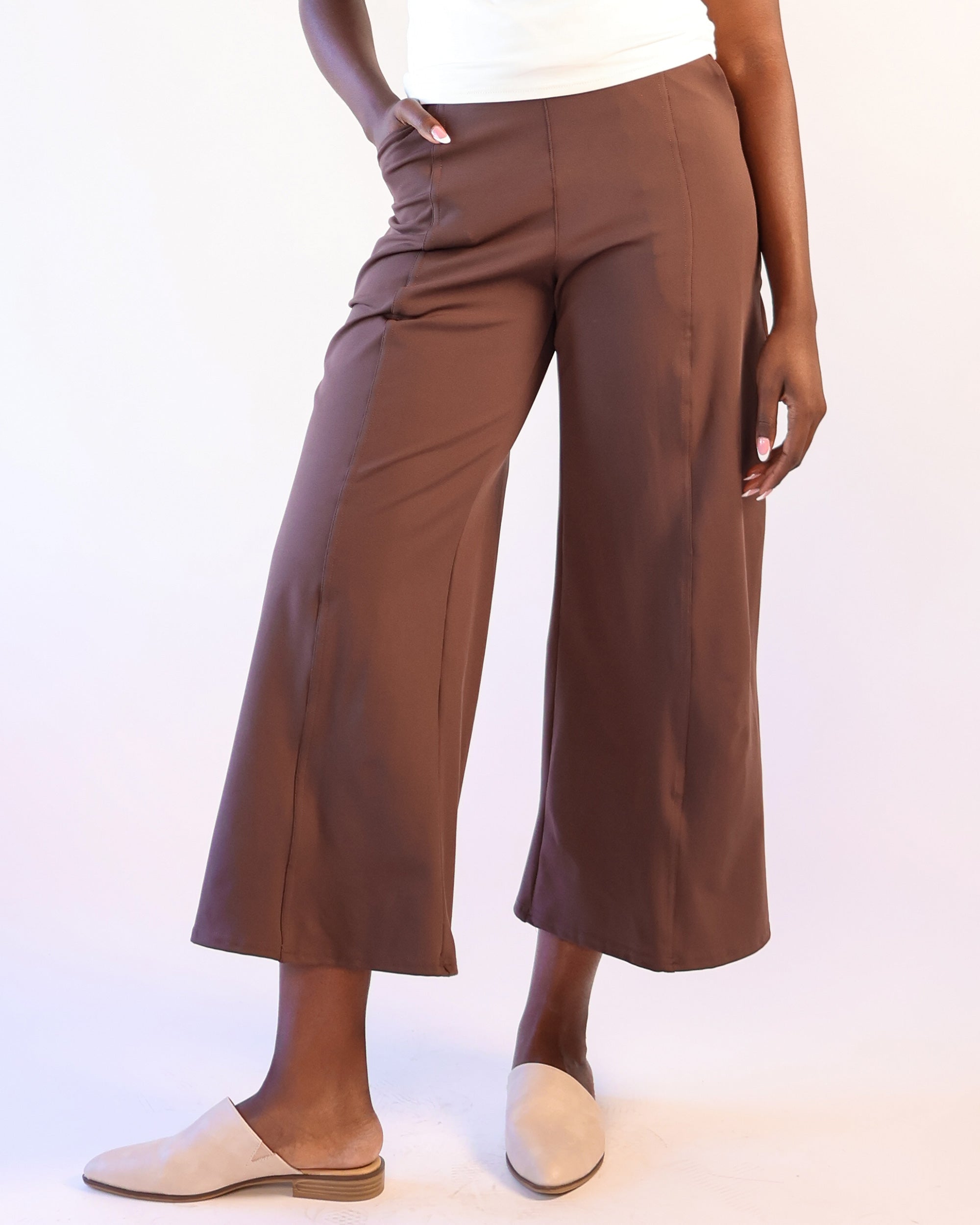 Cropped Atlas Wide Leg Pant in Rome Espresso | Wear & Roam