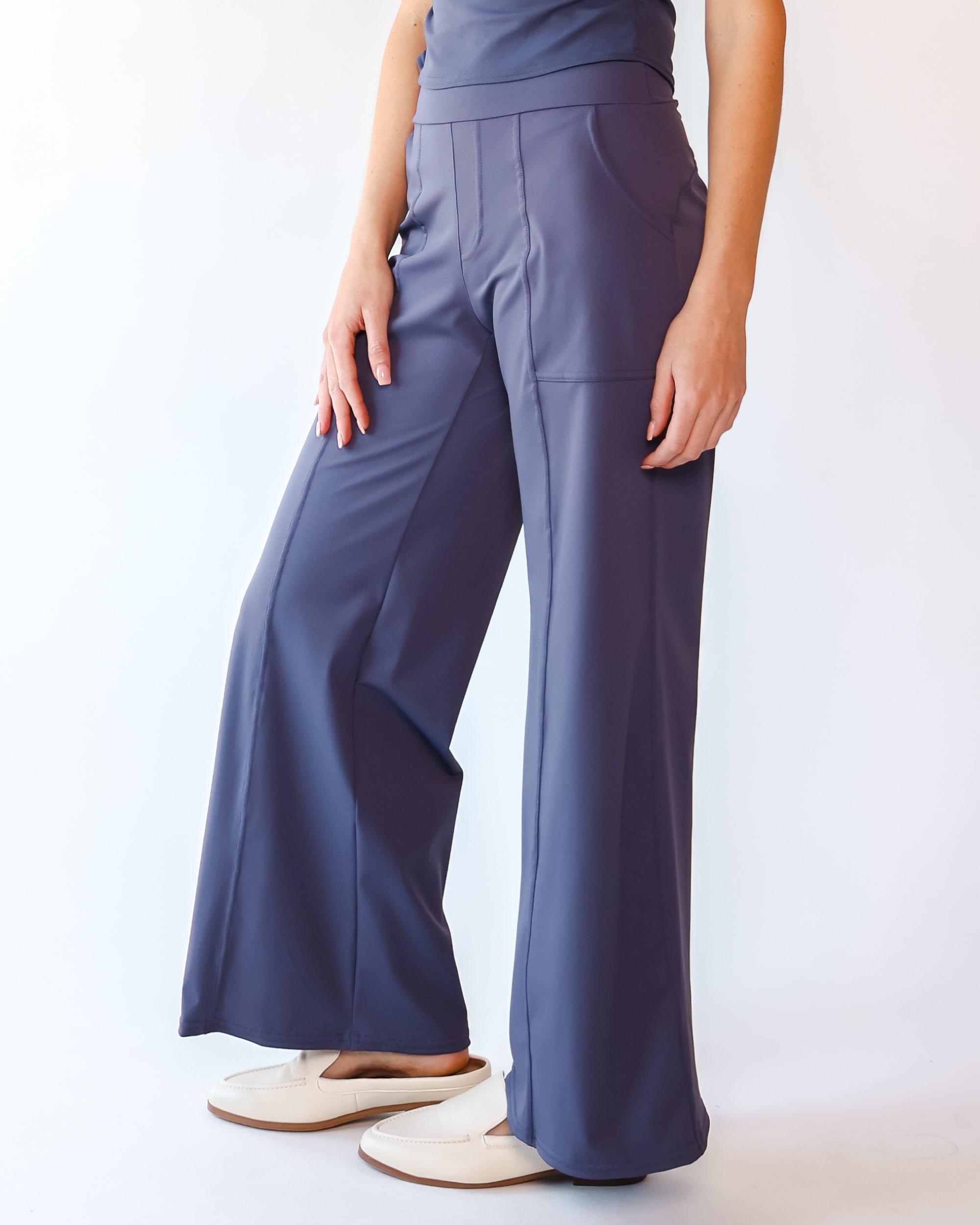 The Travel Pant in Manhattan Black | Wear & Roam