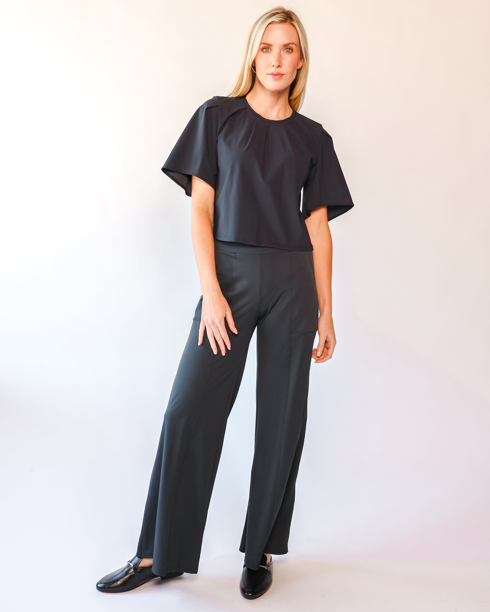 The Travel Pant in Manhattan Black | Wear & Roam