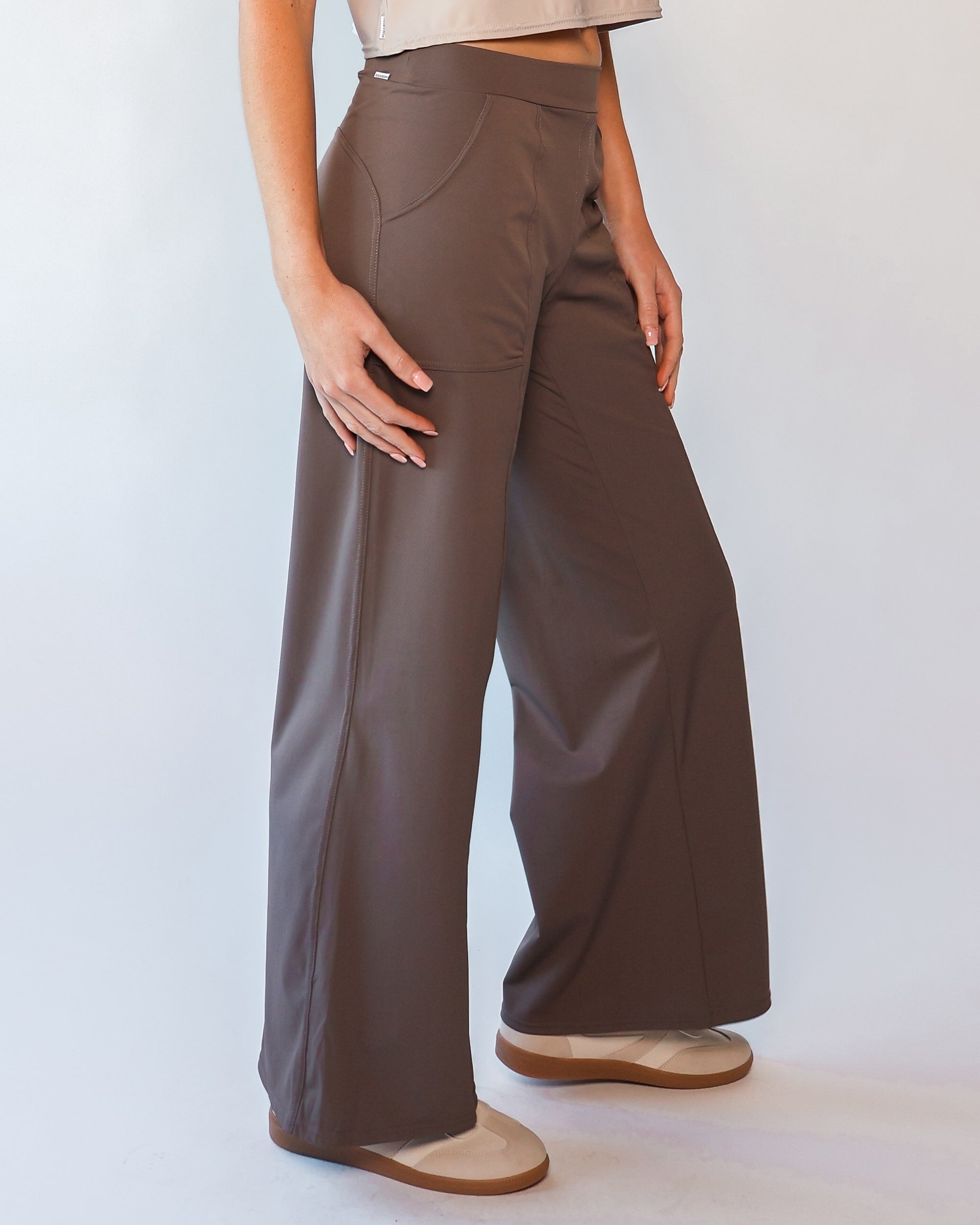 The Travel Pant in Manhattan Black | Wear & Roam